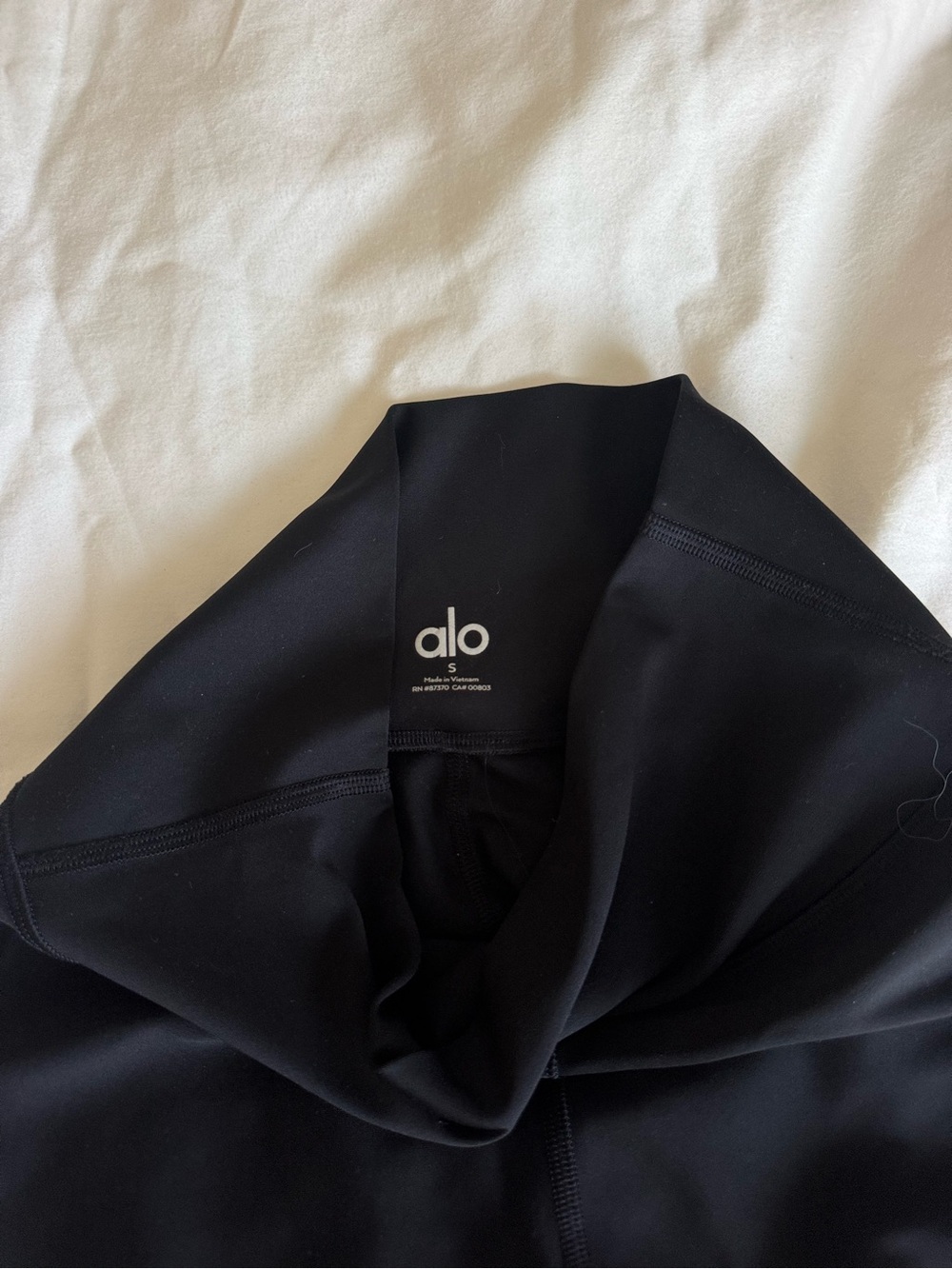 ALO Yoga Black High-Rise Performance Leggings - Picture 3 of 3